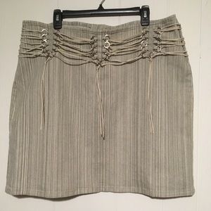 NWOT revolt detailed cotton skirt size 22